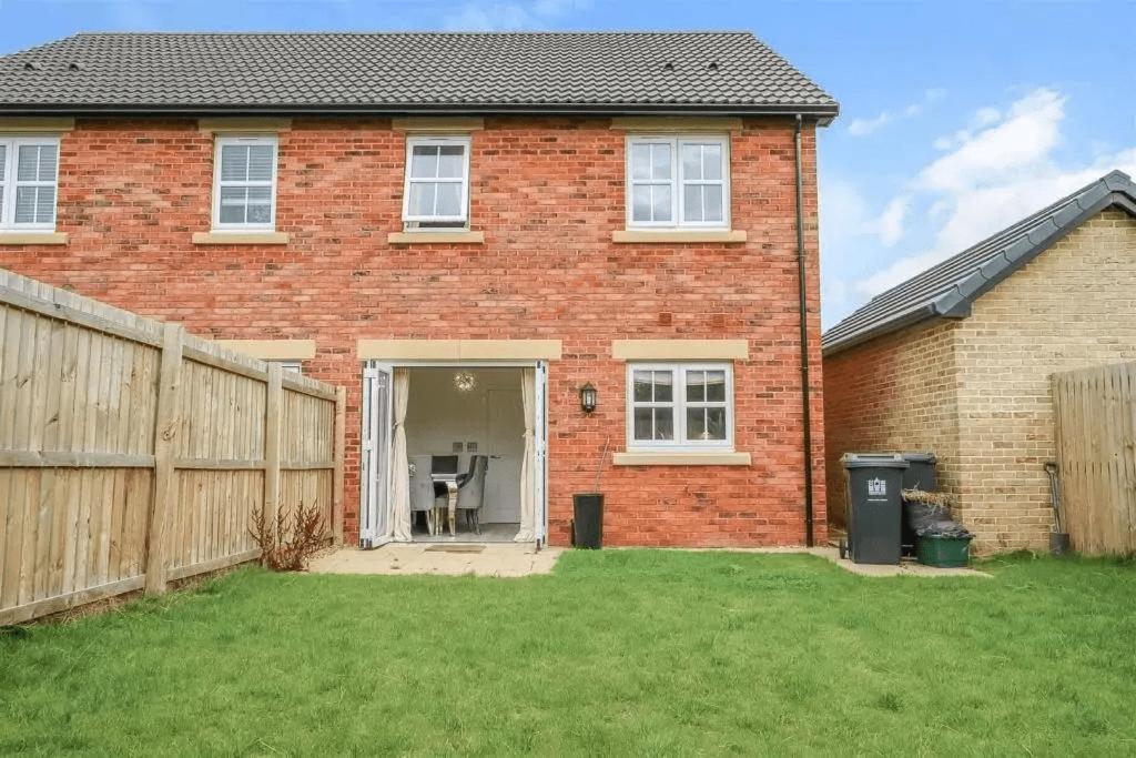 3 Bed Home In Peaceful Village Darlington Middleton One Row Exteriér fotografie